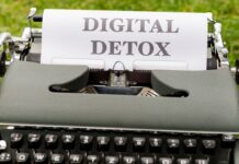 Digitális detox a kutatások tükrében: valóban javítja a mentális jóllétet az okoseszközök mellőzése?